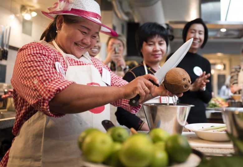 Khun Orapin and Khun Orachan in the Netherlands